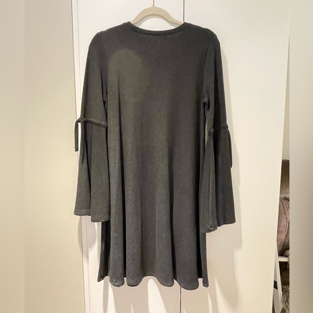 Soft cotton mini with flare sleeves